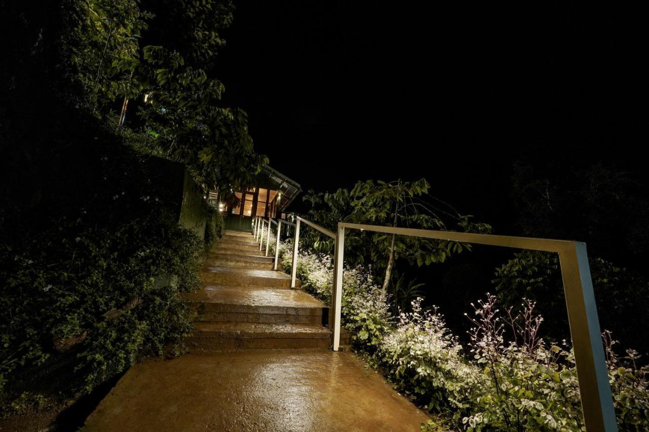 Iron Bridge Cove Villa Meppadi Luaran gambar