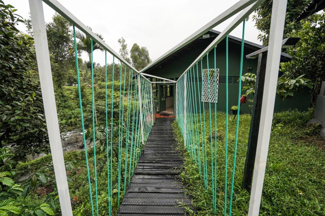 Iron Bridge Cove Villa Meppadi Luaran gambar