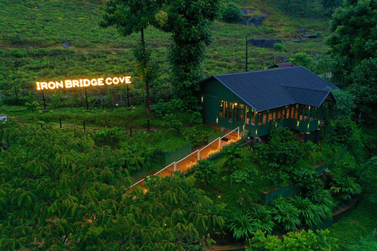 Iron Bridge Cove Villa Meppadi Luaran gambar